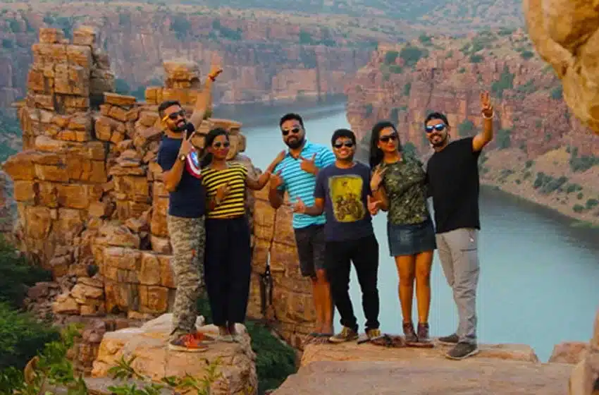 group travel company in kolkata